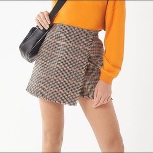 NWT UO Teryn Houndstooth Fray Wrap Skirt